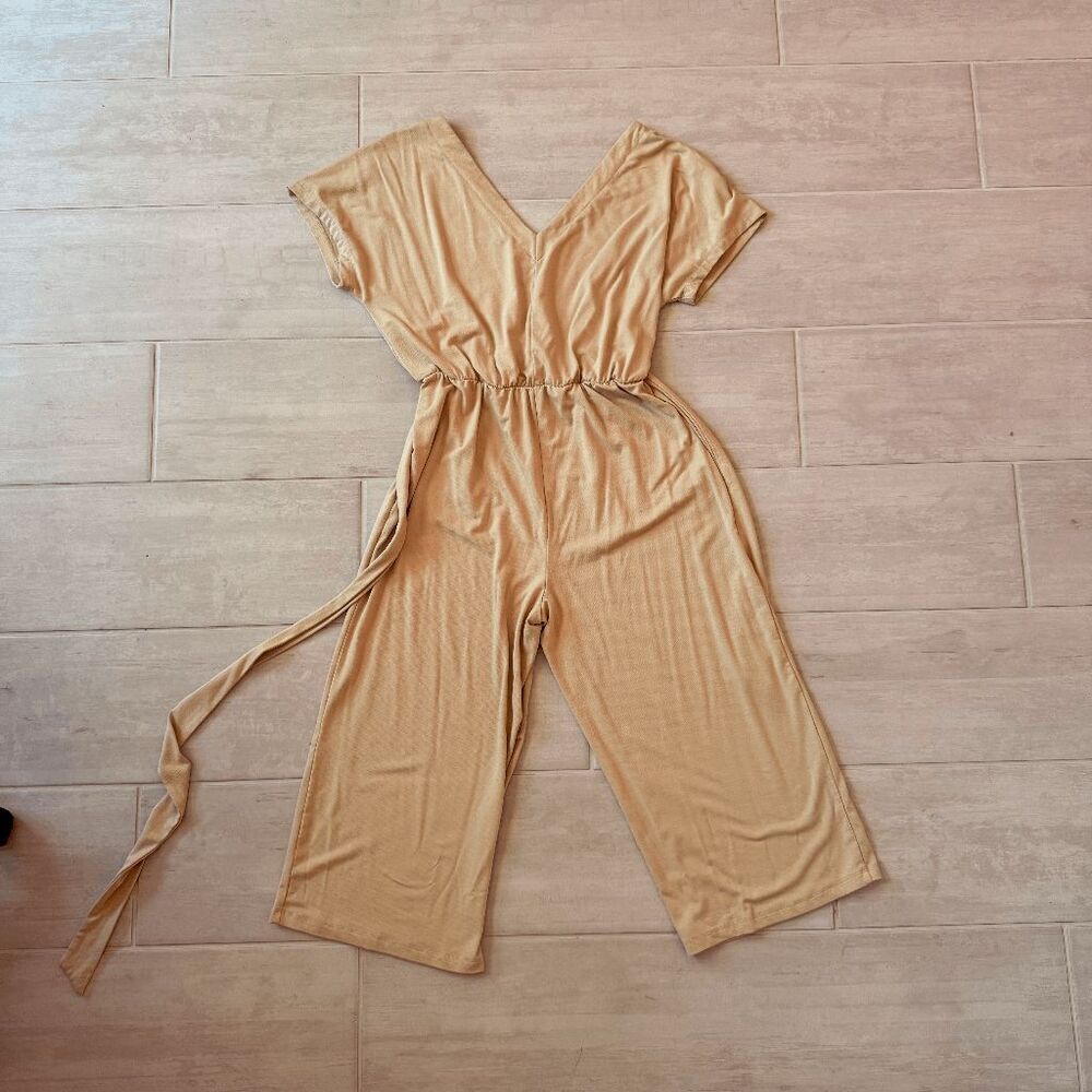 AnyBody Jumpsuit Beige Short Sleeve Wide Leg Romper V Neck Wrap-Over Bodice S - Picture 7 of 8